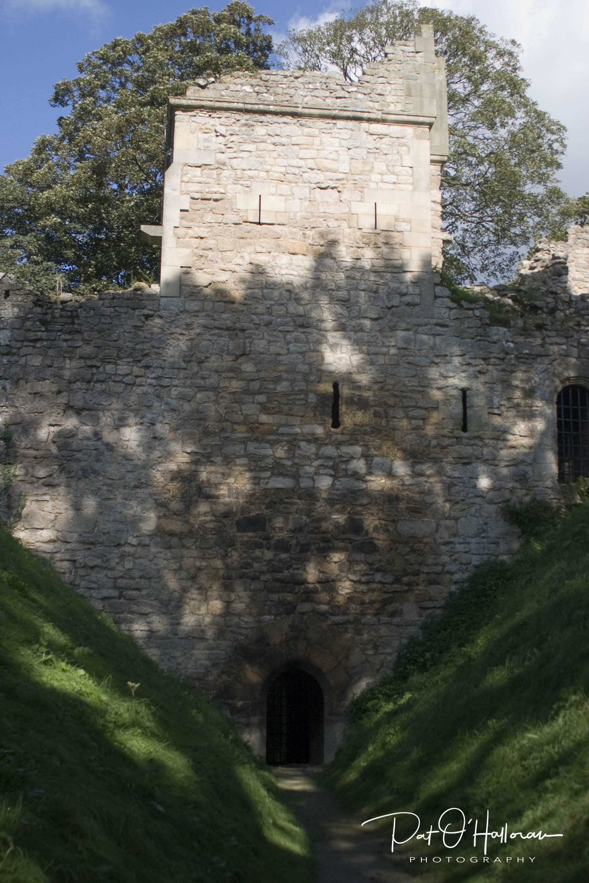 pickering_castle_03